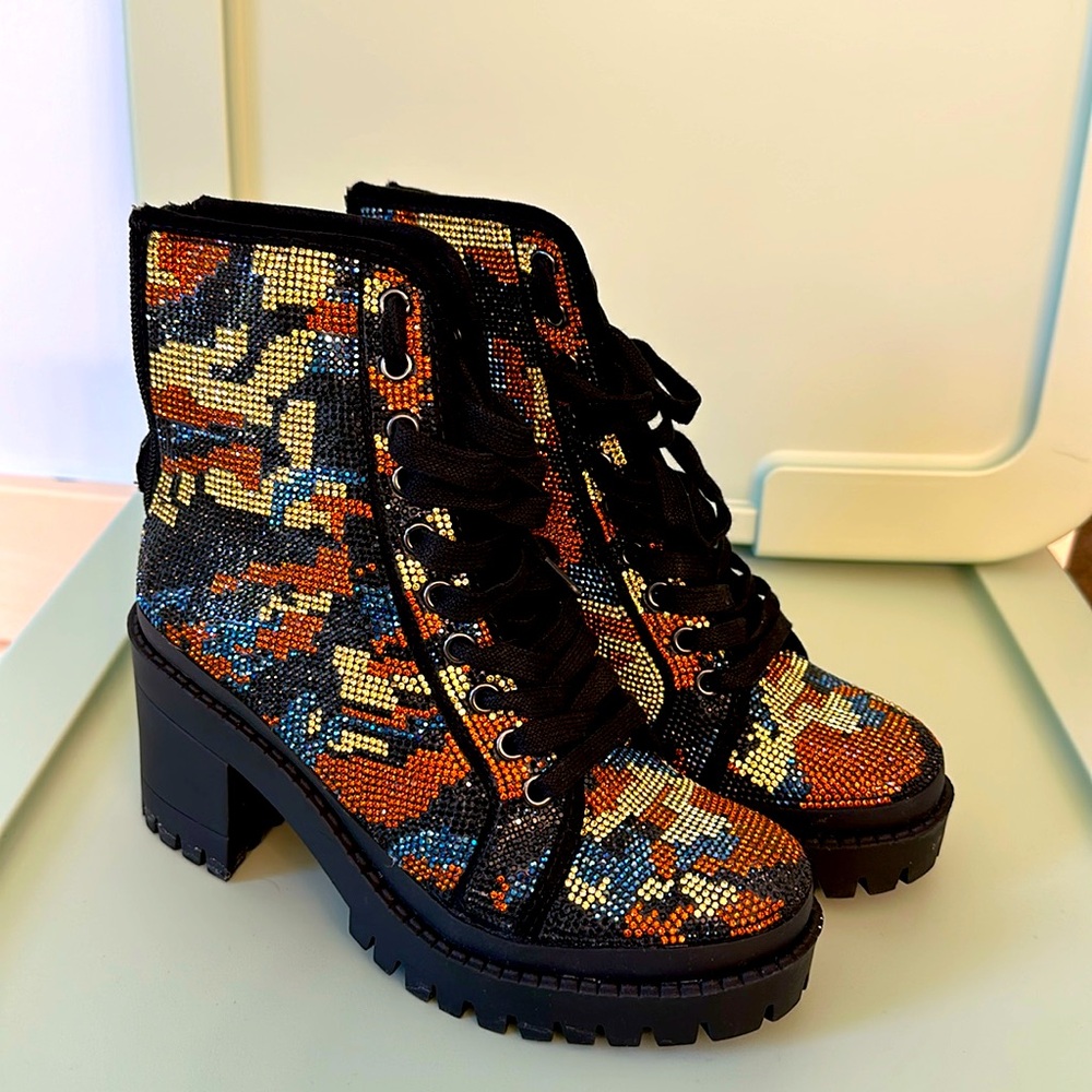 Steve Madden “pass” rhinestone boots new